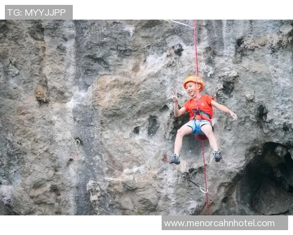 上海攀岩队防守策略解析与攀岩热点的深度探讨 上海攀岩队防守策略解析与攀岩热点的深度探讨