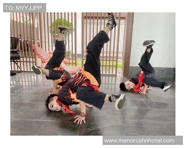 南京街舞队荣登全国街舞力量排行榜第三名展现青春活力与实力 南京街舞队荣登全国街舞力量排行榜第三名展现青春活力与实力