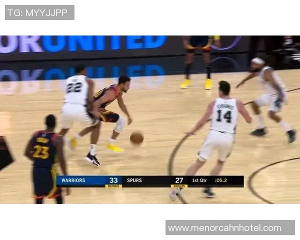 深入分析重庆篮球队的节奏打法与战术特点及其在比赛中的应用效果 深入分析重庆篮球队的节奏打法与战术特点及其在比赛中的应用效果