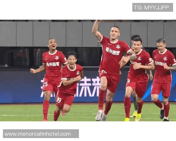 武汉排球队在邀请赛中以65分稳居积分榜首位 武汉排球队在邀请赛中以65分稳居积分榜首位